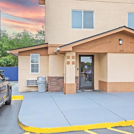 Super 8 By Wyndham Augusta Ft Eisenhower Area Exterior foto