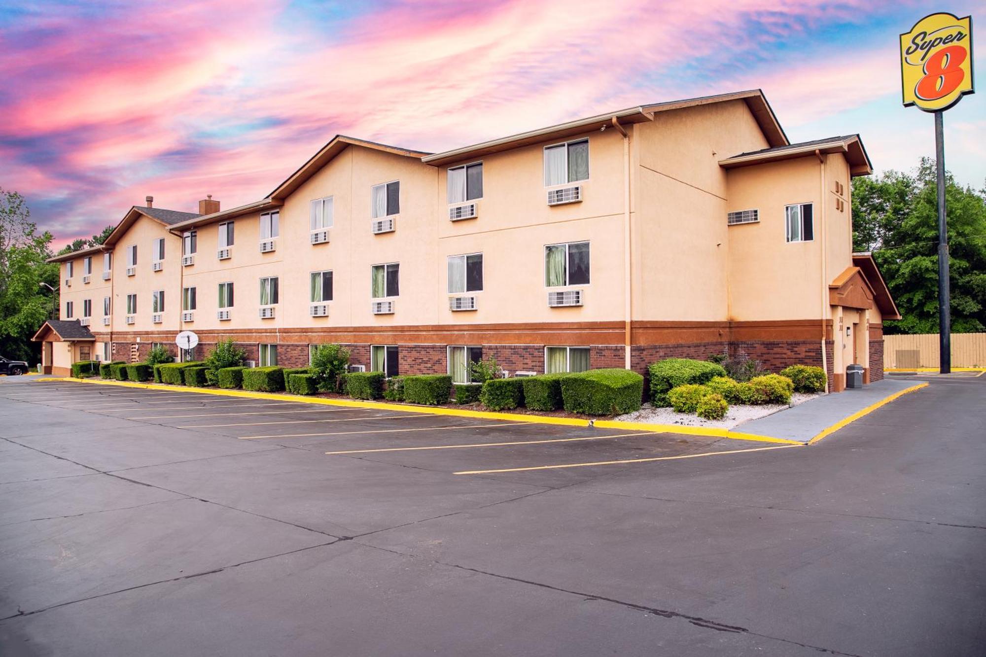 Super 8 By Wyndham Augusta Ft Eisenhower Area Exterior foto